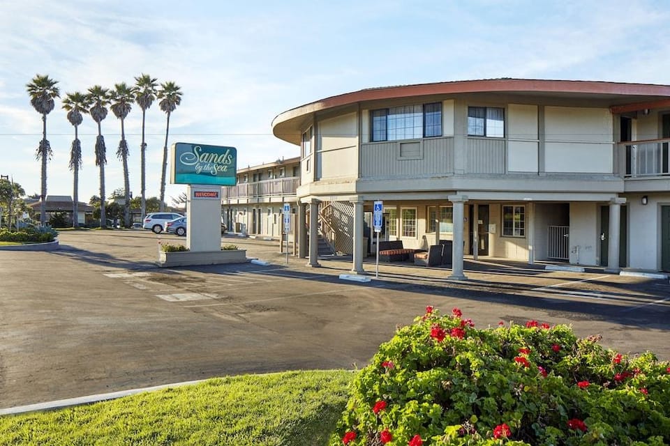 Sands by the Sea Motel Motel in Sierra Nevada