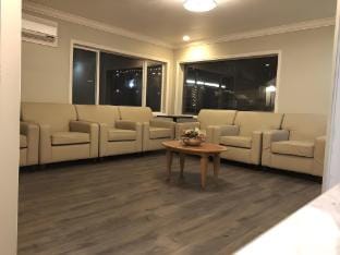 Cedar Inn & Suites Hotel in Stateline