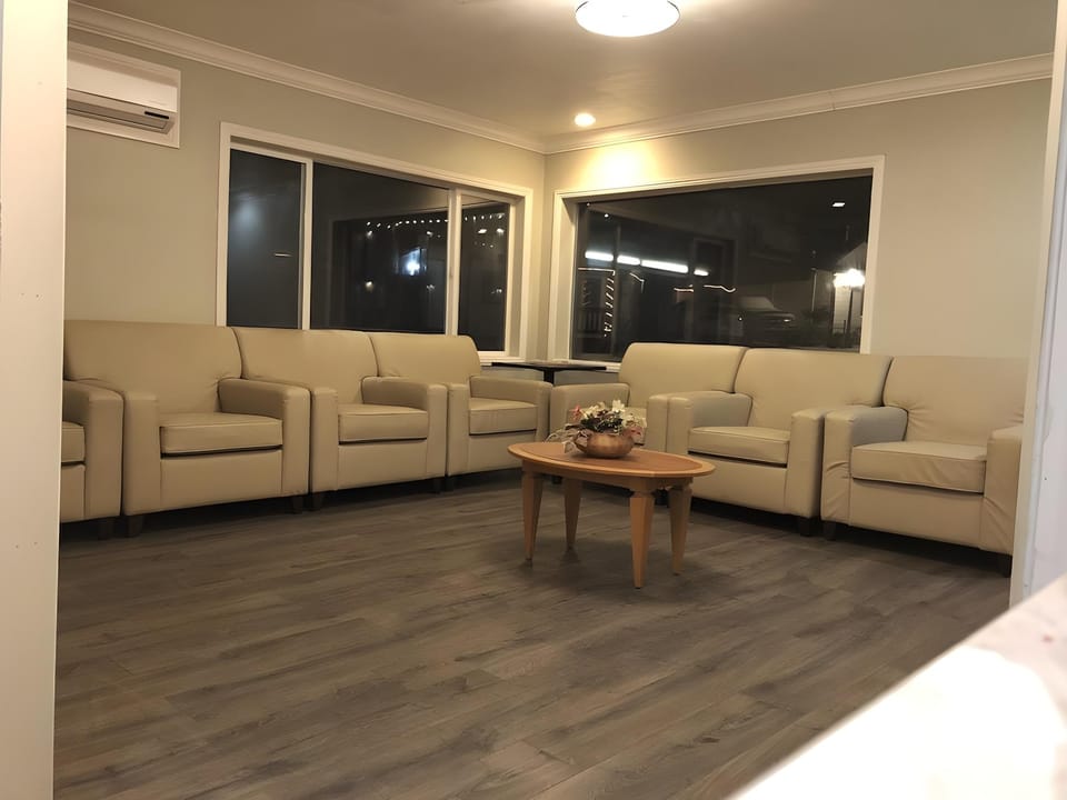 Cedar Inn & Suites Hotel in Stateline