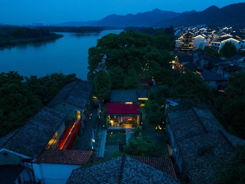 Seclusive Life in Landscape Hotel in Zhejiang
