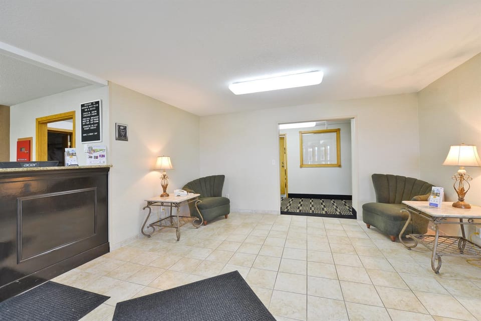 Americas Best Value Inn & Suites Bismarck Hotel in Bismarck