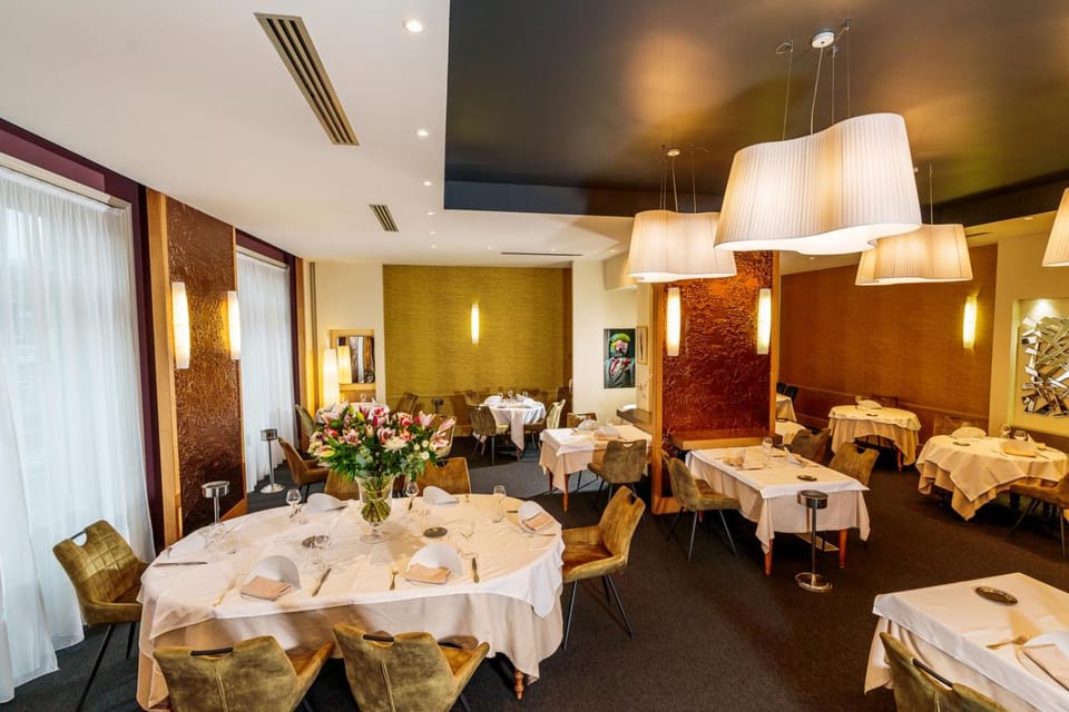 Logis Hotel Le Parc Hotel in Moulins