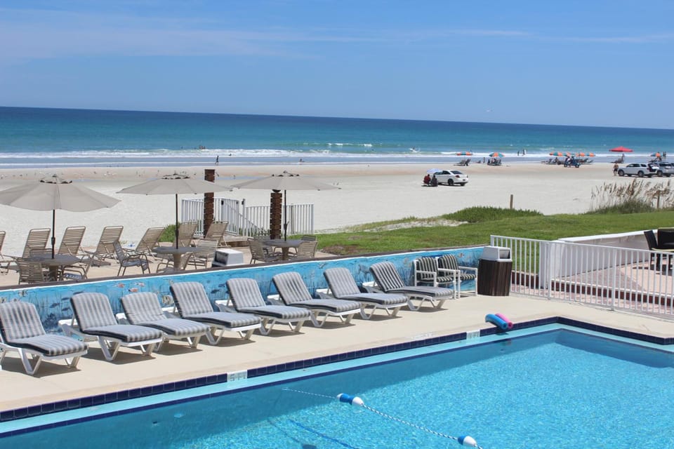 Shoreline Suites & Cabana Cottages – Beachfront Hotel in Daytona Beach Shores