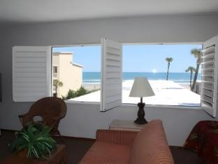 Shoreline Suites & Cabana Cottages – Beachfront Hotel in Daytona Beach Shores