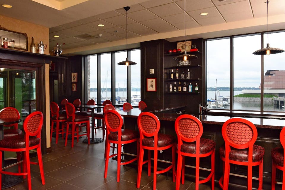 Shoreline Inn & Conference Center, an Ascend Collection Hotel Hotel in Muskegon