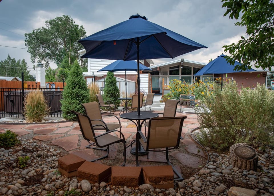 Silver Ridge Lodge Motel in Salida