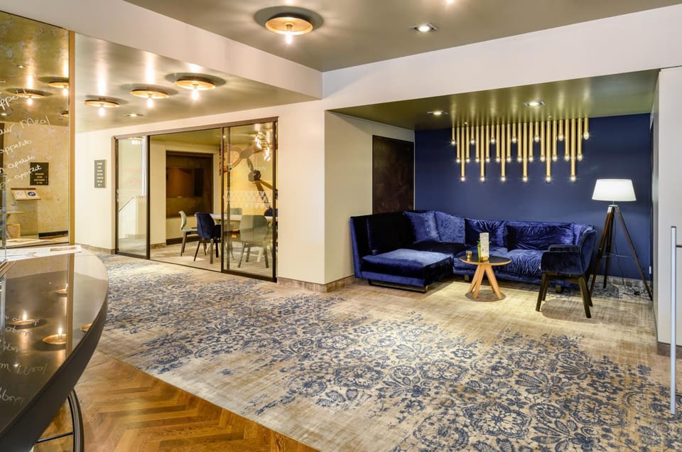 Bar/lounge