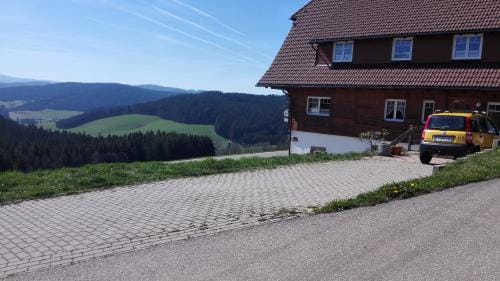 Pension Forsthaus Tale - das Gastehaus vom Schwarzwaldgasthaus Salenhof Hotel in Titisee-Neustadt