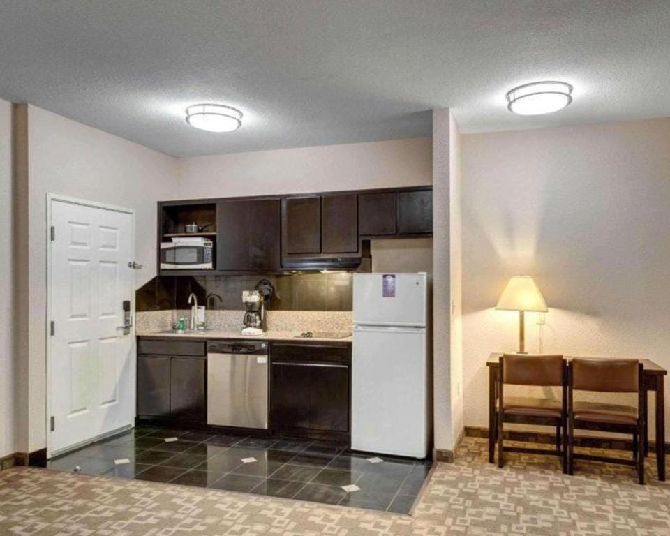 Suburban Extended Stay La Place Hotel in LaPlace