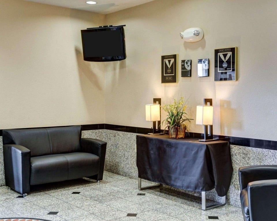 Suburban Extended Stay La Place Hotel in LaPlace