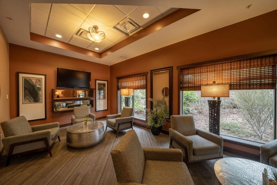 Shared lounge/TV area