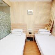 Nan Jing Cheng Shi Ma Yi Ke Zhan Wu Tang Guang Chang Di Tie Zhan Dian Hotel in Nanjing