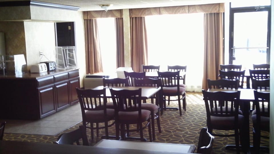 Econo Lodge Erie near Casino Lodge in Millcreek Township