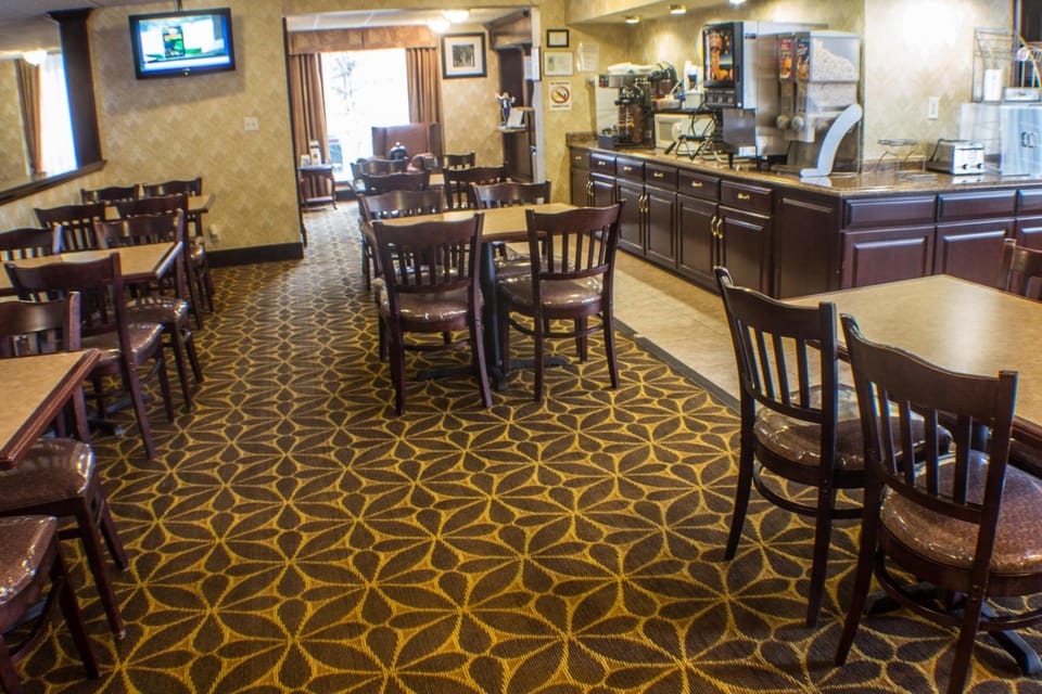 Econo Lodge Erie near Casino Lodge in Millcreek Township