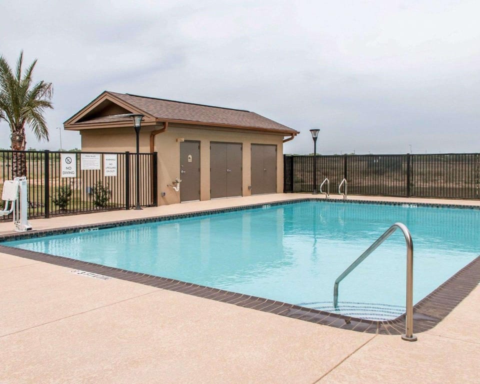 MainStay Suites Cotulla Hotel in Cotulla