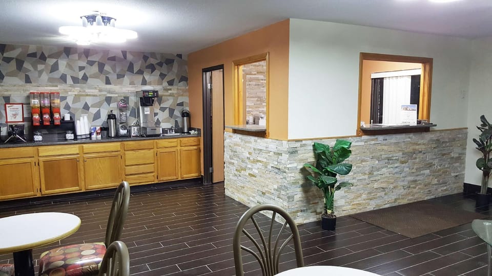 Americas Best Value Inn & Suites Harrisonville Hotel in Ozark Mountains