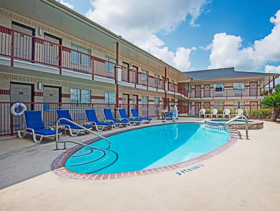Hill Country Inn & Suites - New Braunfels, Gruene Hotel in New Braunfels