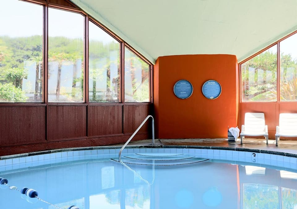 Surftides Hotel Hotel in Devils Lake
