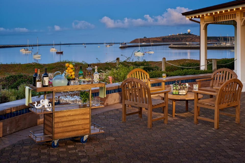 Beach House Half Moon Bay Hotel in El Granada