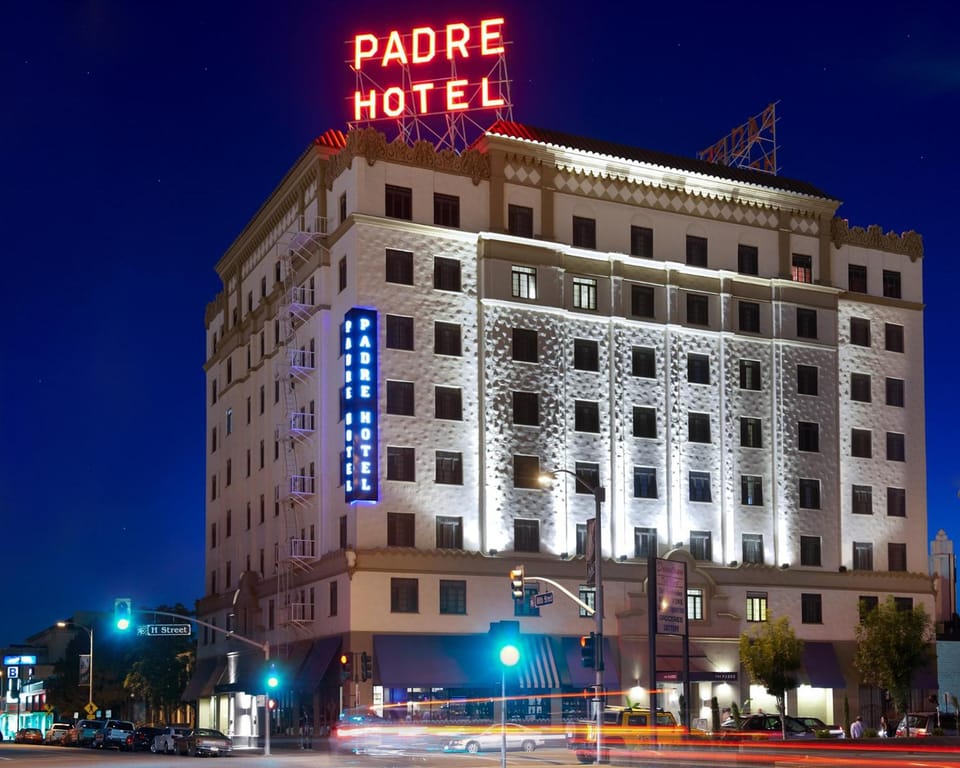 Padre Hotel Hotel in Bakersfield