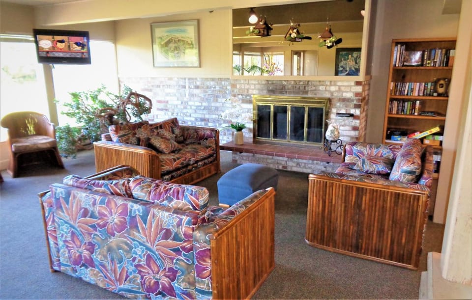 The Polynesian Resort Resort in Ocean Shores