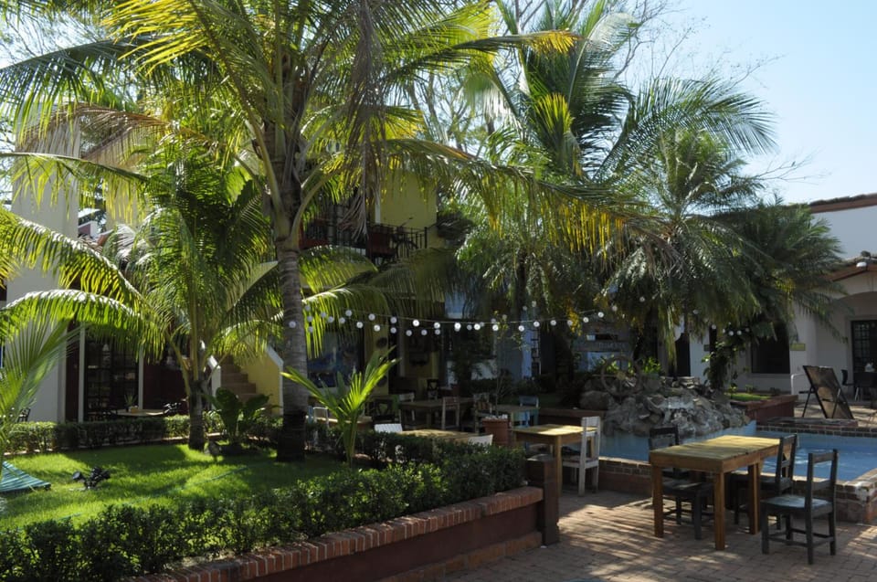 Tropical Gardens Suites and Apartments Apartment hotel in Coco