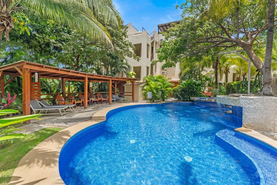 Tropical Gardens Suites and Apartments Apartment hotel in Coco