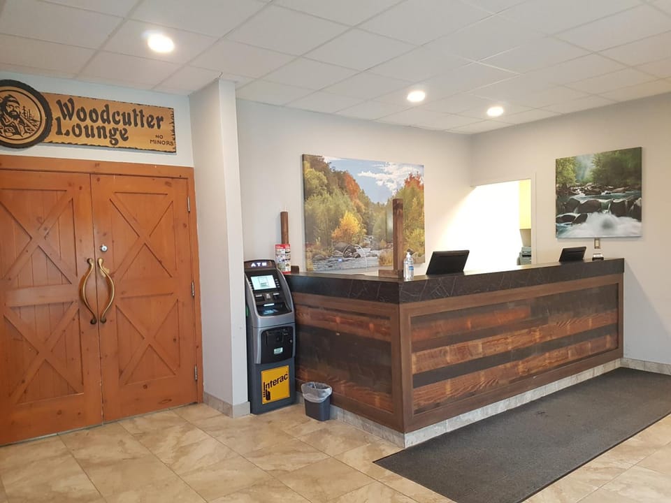 Twin Pine Inn & Suites Inn in Hinton