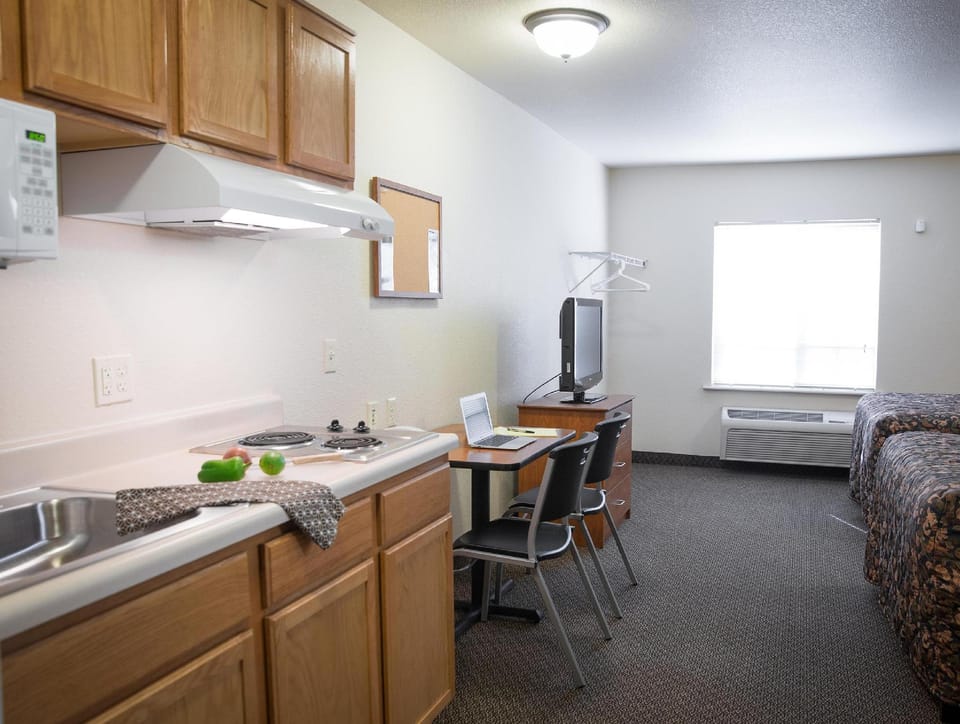 WoodSpring Suites Kansas City Lenexa Hotel in Lenexa