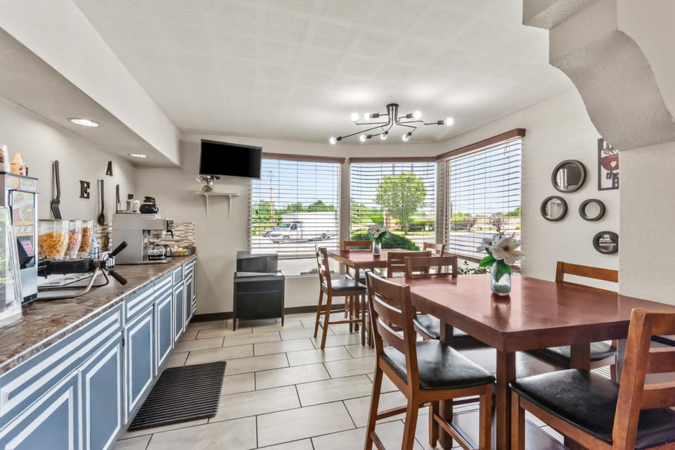 Americas Best Value Inn & Suites Williamstown Motel in Williamstown