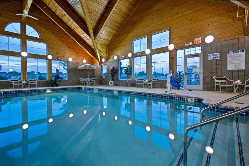 AmeriVu Inn and Suites - Waconia Motel in Minnesota
