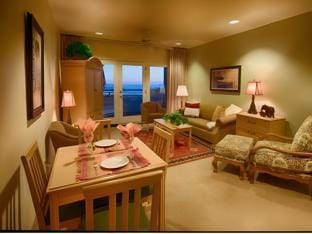 Beach House Inn & Suites Hotel in Pismo Beach