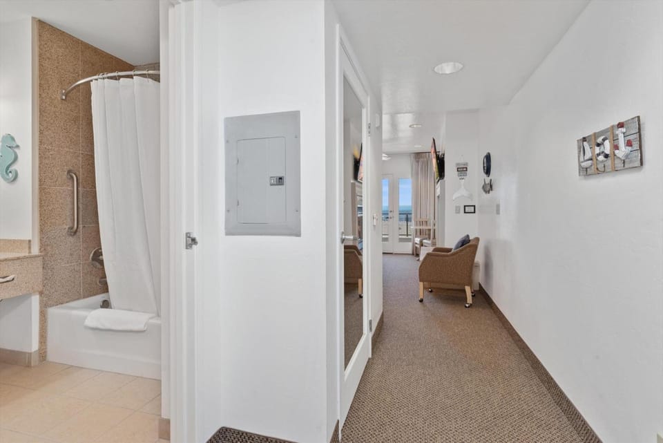 Beach House Inn & Suites Hotel in Pismo Beach