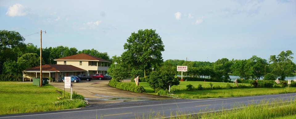 Best Budget Inn Motel in Ozark Mountains