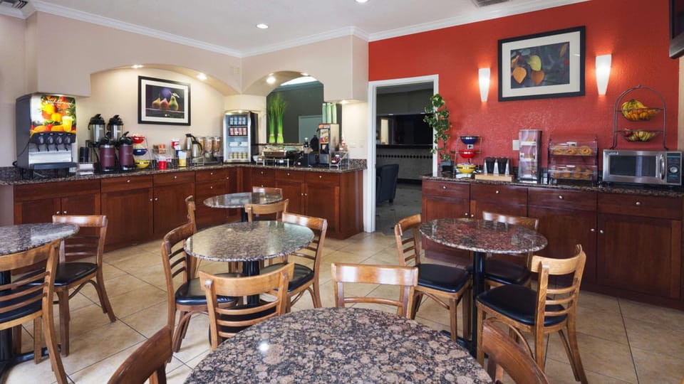 Best Western Angleton Inn Hotel in Alvin