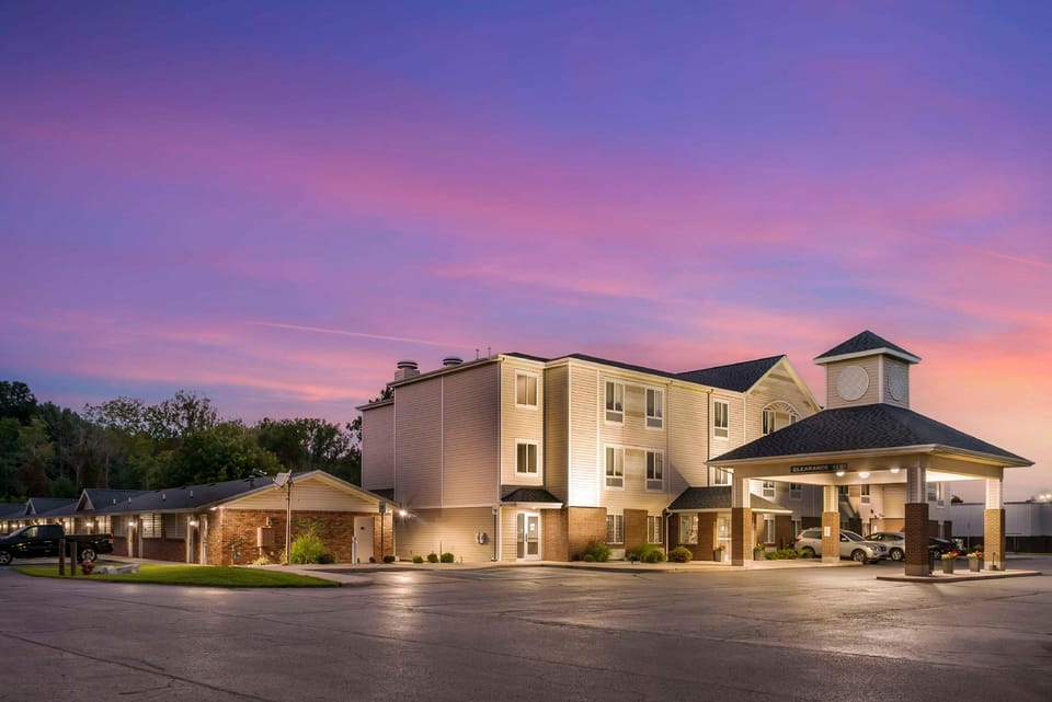 Best Western Beacon Inn Hotel in Grand Haven