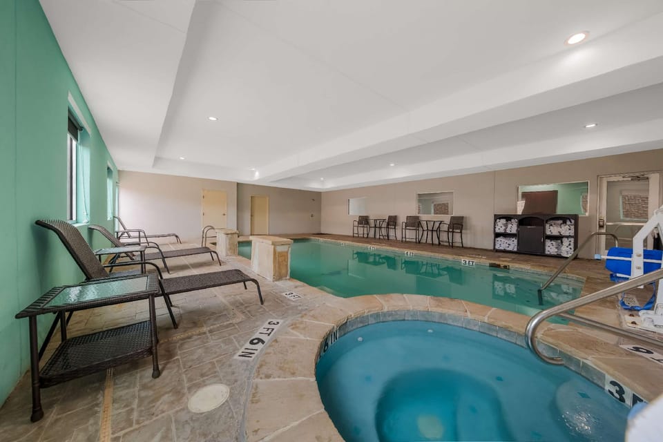 Best Western Plus Bowie Inn & Suites Hotel in Texas