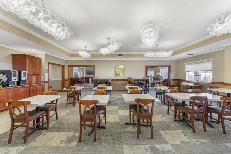 Best Western Plus Butterfield Inn Hotel in Hays