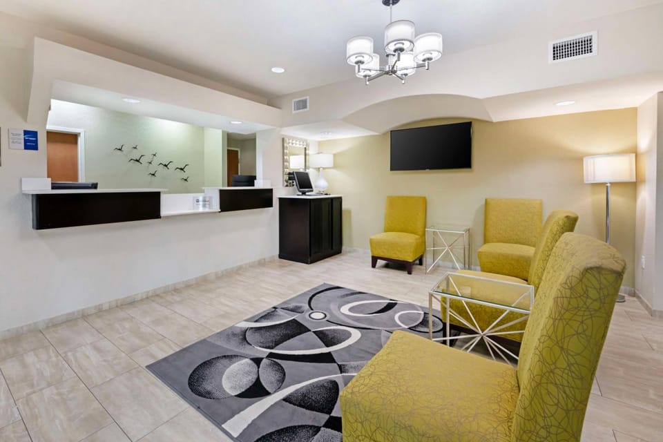 Best Western Edgewater Inn Hotel in Edgewater