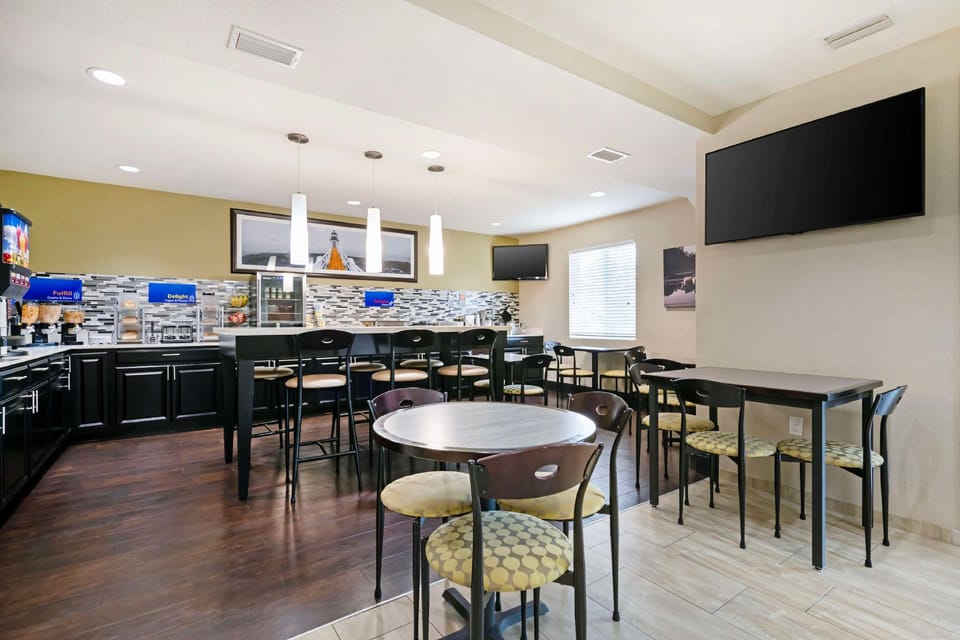 Best Western Edgewater Inn Hotel in Edgewater