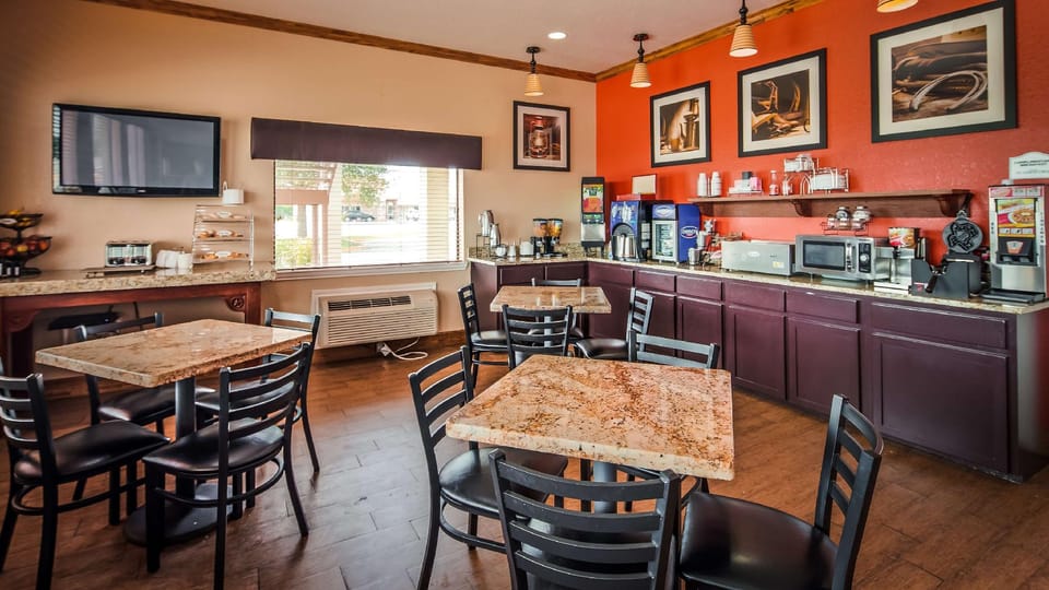SureStay by Best Western Floresville Hotel in Rio Grande