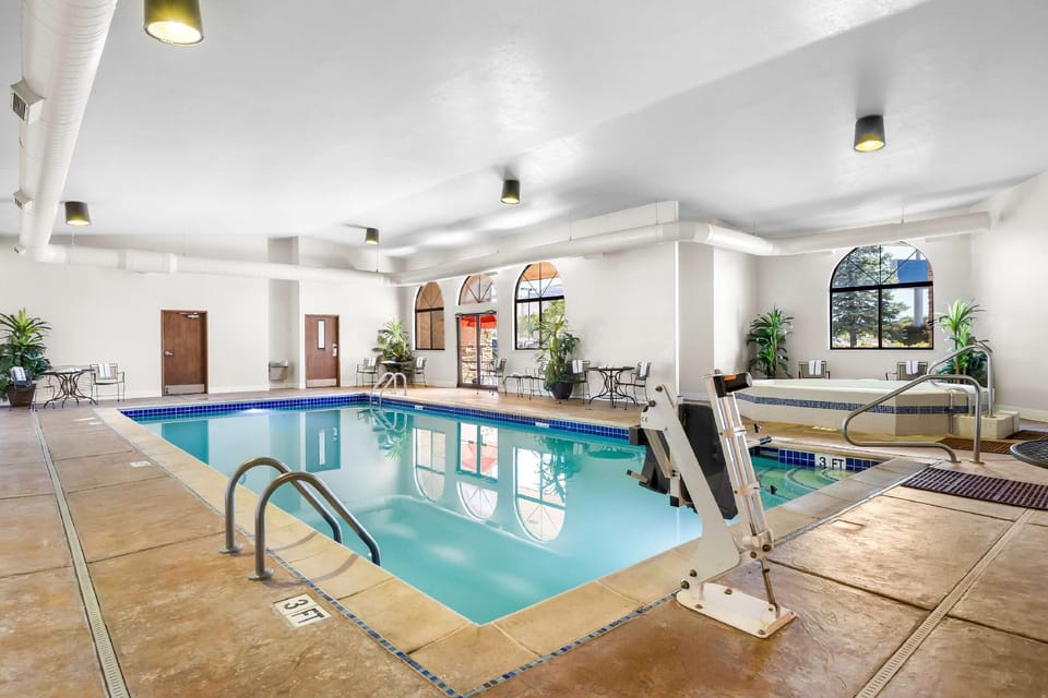 Swimming pool