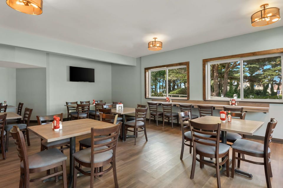 Best Western Inn at Face Rock Hotel in Oregon