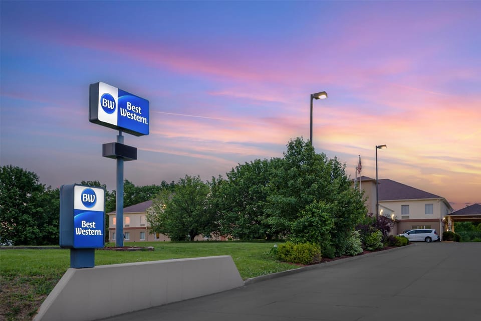 Best Western Teal Lake Inn Hotel in Missouri