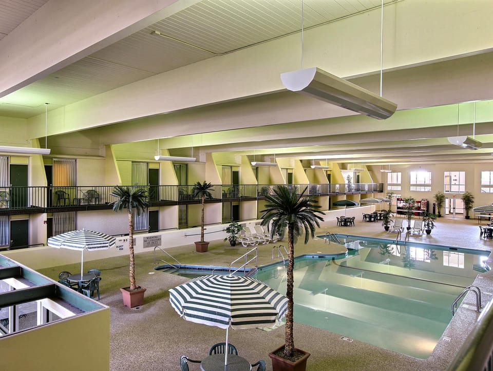 Country Inn & Suites by Radisson, Fergus Falls, MN Hotel in Minnesota