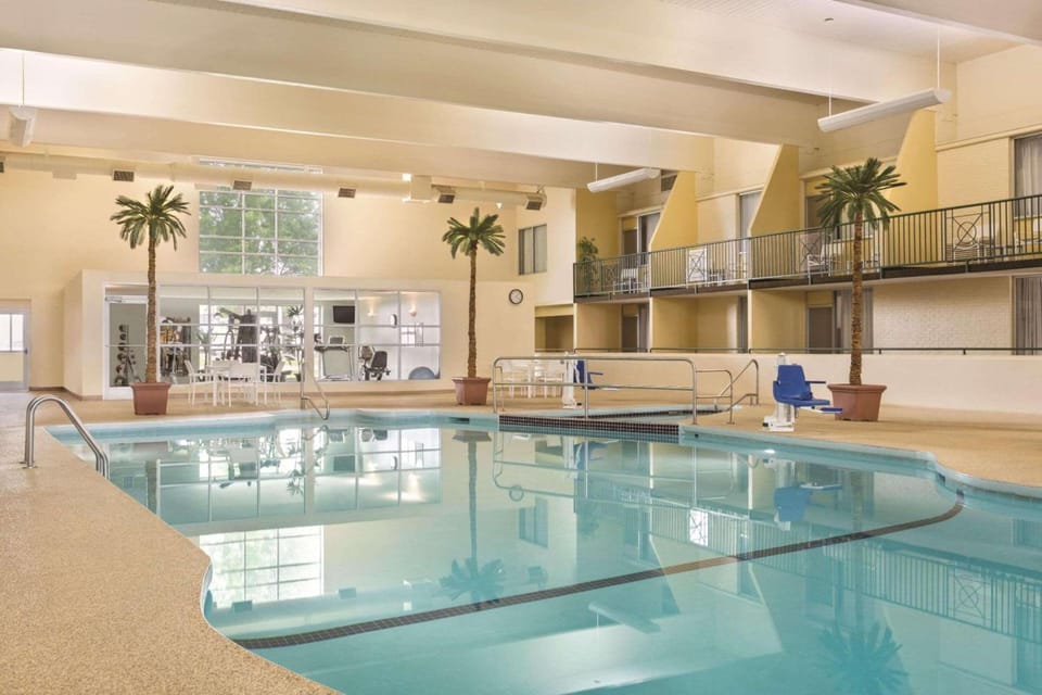 Country Inn & Suites by Radisson, Fergus Falls, MN Hotel in Minnesota