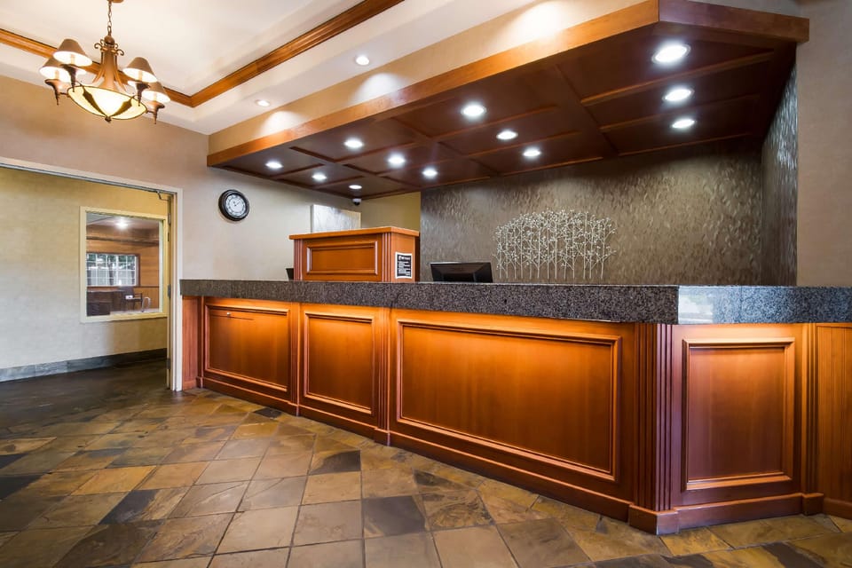 Best Western University Inn & Suites Hotel in Forest Grove