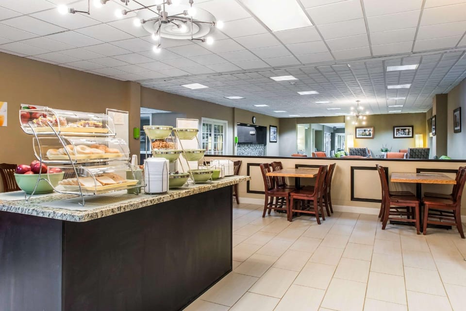 Ramada by Wyndham New Kensington Hotel in Tarentum