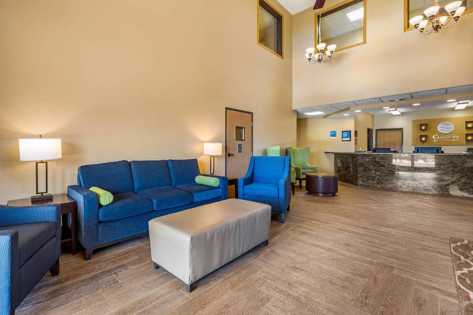 Comfort Inn & Suites Murrieta Temecula Wine Country Hotel in Murrieta
