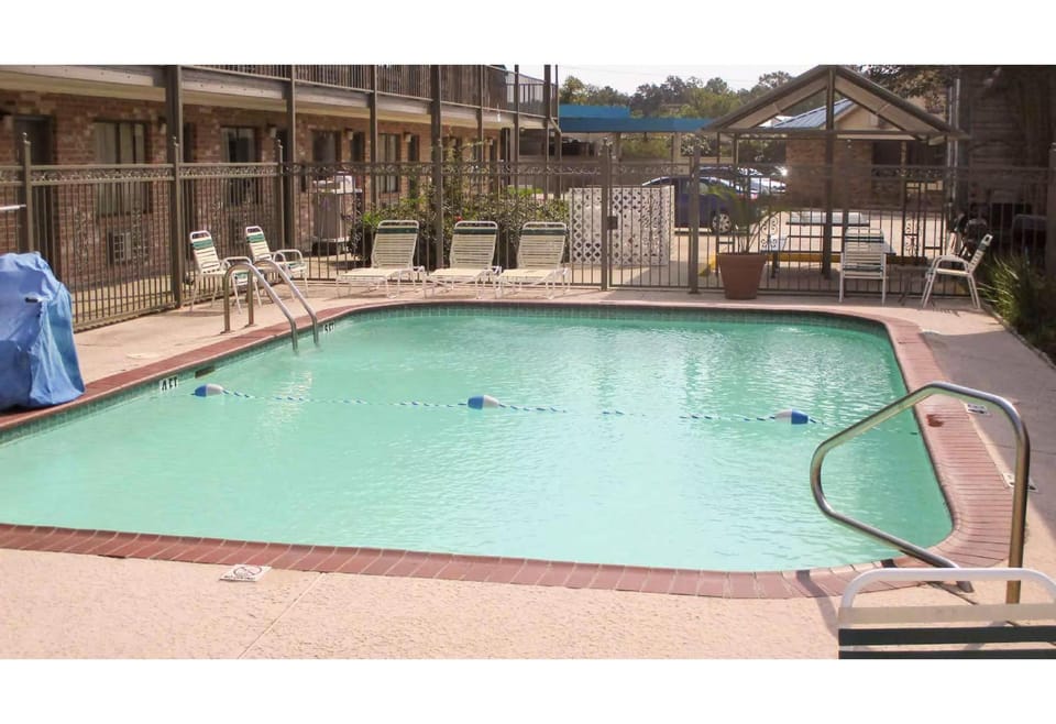 Swimming pool [kids]